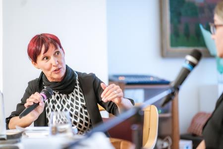Ivana Djilas v knjižnici na Ravnah (5)